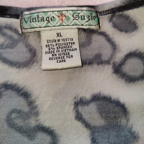 Vintage Suzie XL snow leopard print top - Picture 2 of 4